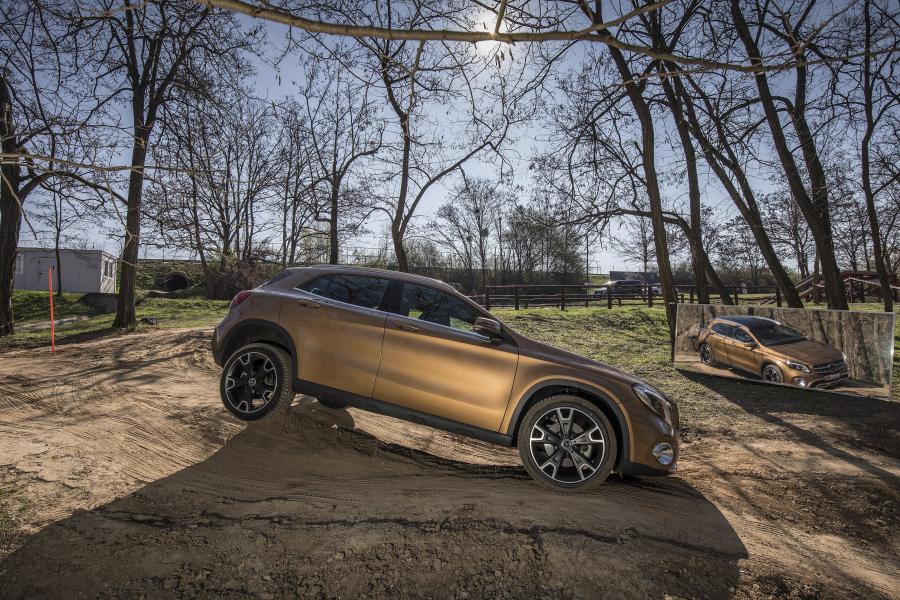  Mercedes-Benz GLA220 4Matic 2017 года  (WW) (фото 26 из 28)
